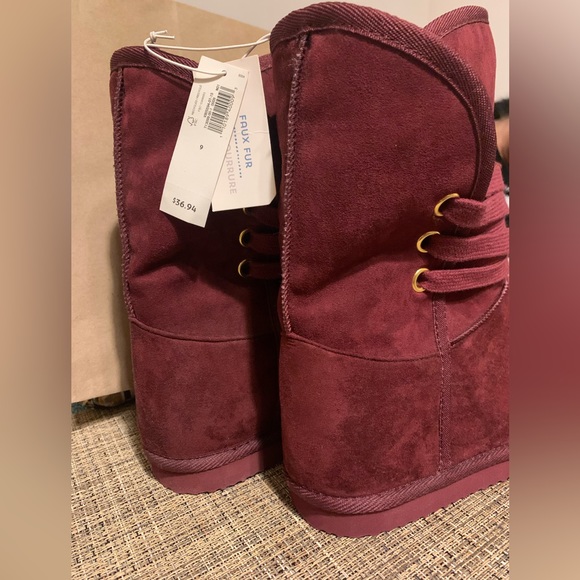 Maroon short boots - NEW NWT size 9 furry inside! - Picture 5 of 9